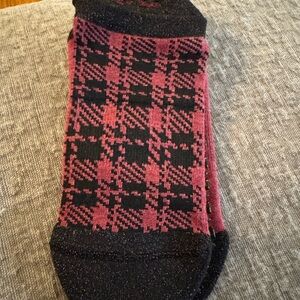 Tavi Plaid Black and red Socks